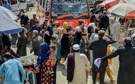 Thousands of Afghans Leave Pakistan Under Pressure