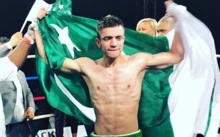 Usman Wazeer Destroys Indian Boxer in 2 Mins