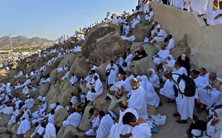 Millions Perform Waqf-e-Arafat Ritual During Hajj Today