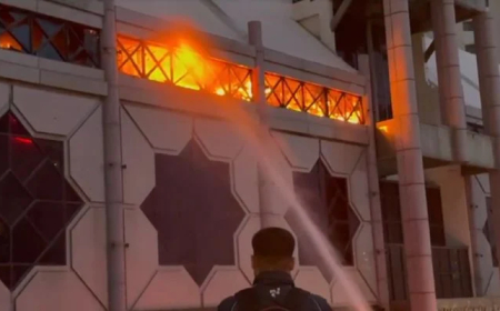 Fire Erupts at Major Shopping Mall in Karachi