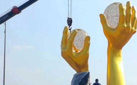 CDA Orders Golden Hands Sculpture Removal on Margalla