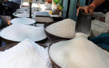 Islamabad Sets Sugar Price at Rs165, Warns Shopkeepers of Action