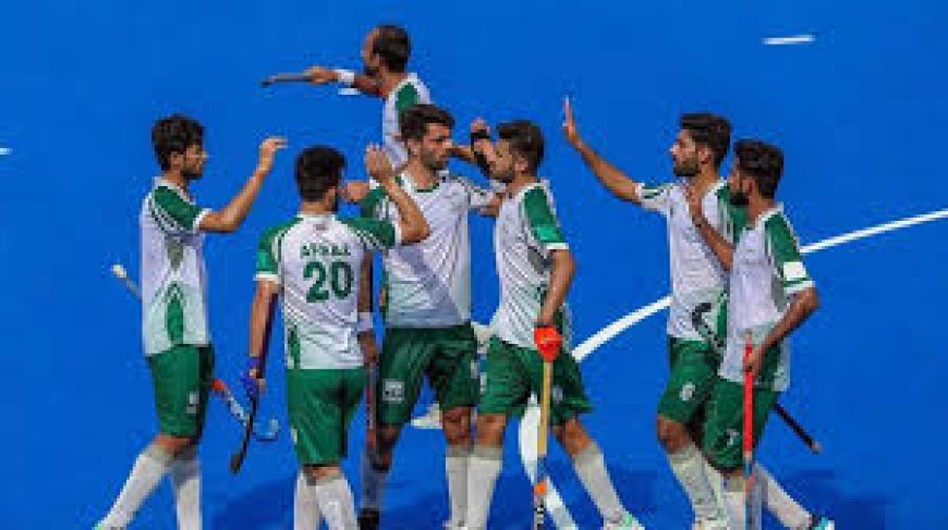 Pakistan hockey players are furious over the non-payment of dues by the PHF