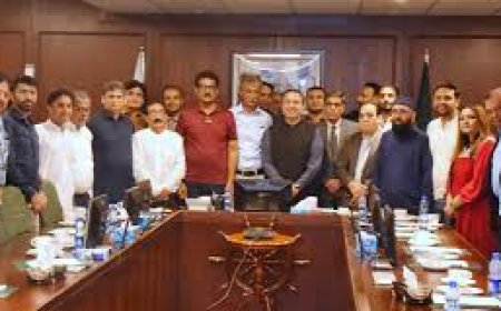 Minister urges media to champion blue economy awareness