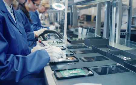 Local Mobile Phone Manufacturing in Pakistan Falls 46% in August 2025