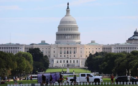 White House Warns of Imminent Layoffs as Government Shutdown Looms