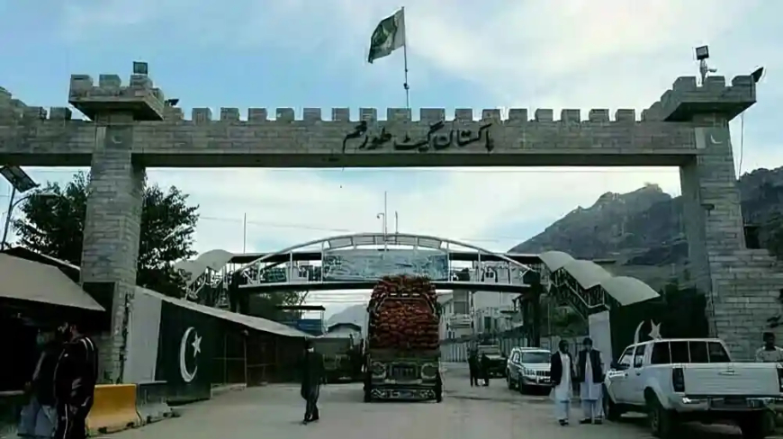 Pakistan Closes Torkham Border Amid Rising Afghan Tensions 2025