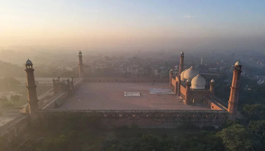 Lahore Again Tops Global Pollution Rankings, Faisalabad AQI Hits Extremely Hazardous Level