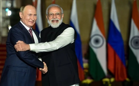 Putin Lands in Delhi for High-stakes India Visit, Defence and Trade Deals