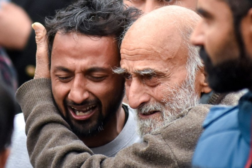 Deadly Suicide Bombing at Islamabad Shiite Mosque Leaves 31 Dead, Dozens Injured