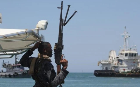 Somali Pirates Still Hold 11 Pakistanis Captive
