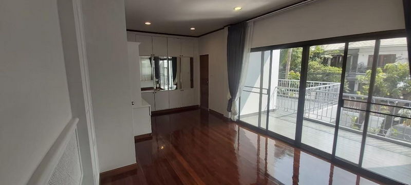 For Rent Bangkok Single House Wireless BTS Ploenchit Pathum Wan BRE18656