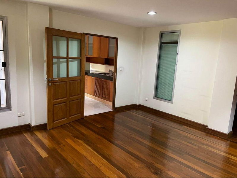 For Rent Bangkok Town House Sukhumvit BTS Bang Chak Phra Khanong BRE18528