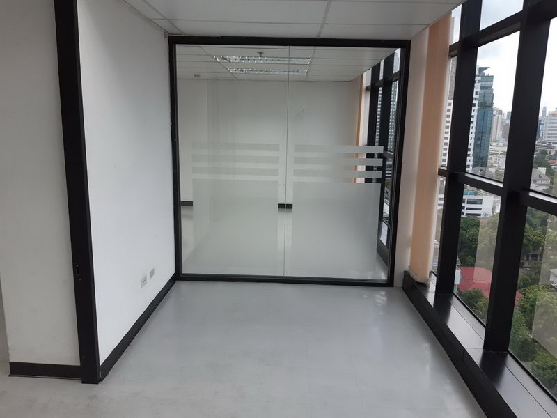For Rent Office Sukhumvit 63 BTS Ekkamai Watthana BRE3896