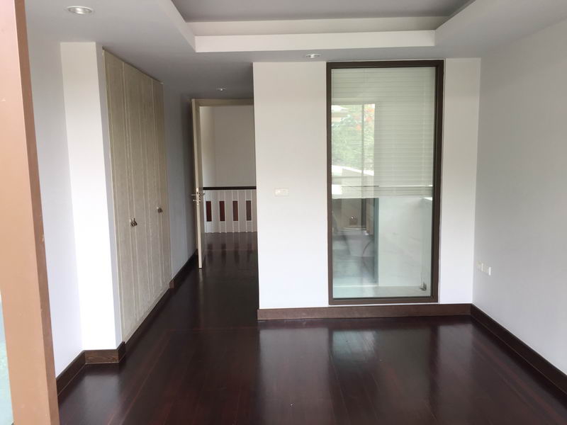 For Rent House Yen Akat Road BTS Chong Nonsi MRT Lumphini Sathorn BRE11543