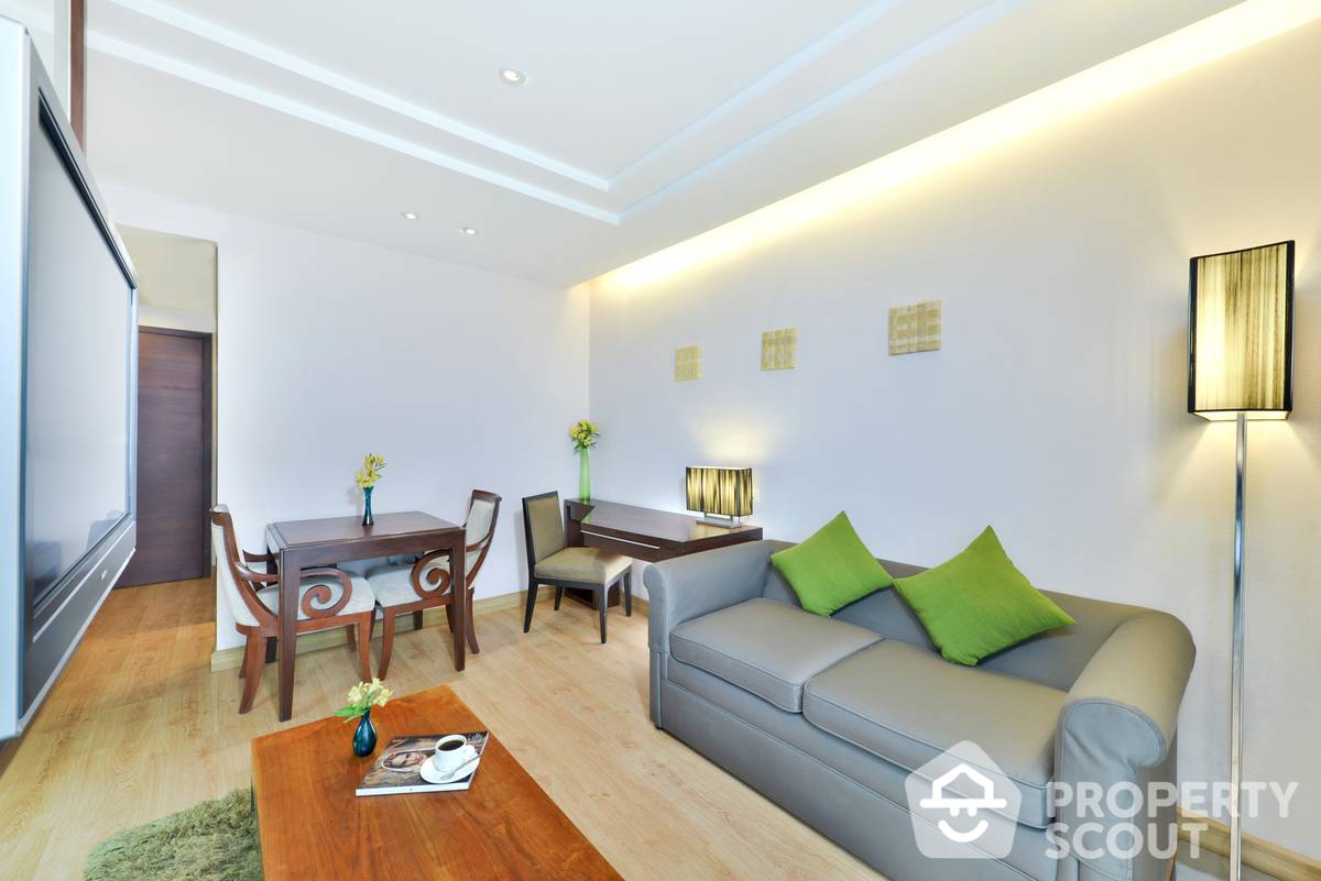 Large 1-BR Serviced Apt.