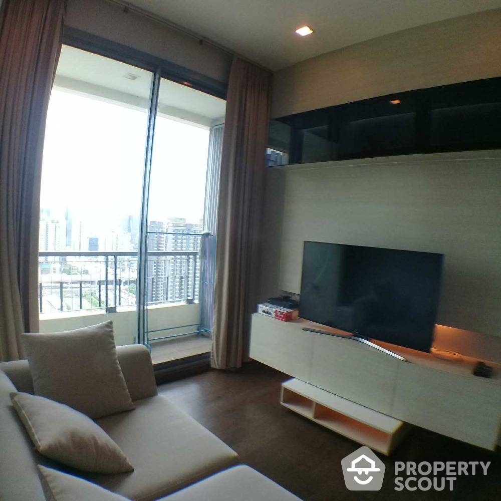 Spectacular High Rise 2-BR Condo at Grand Park