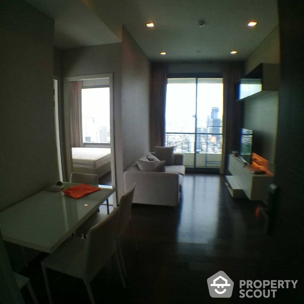 Spectacular High Rise 2-BR Condo at Grand Park
