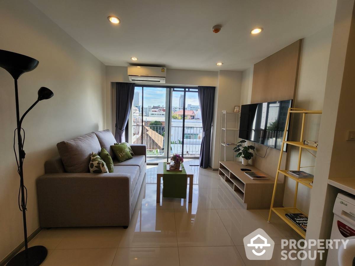 Novel 1-BR Apt.