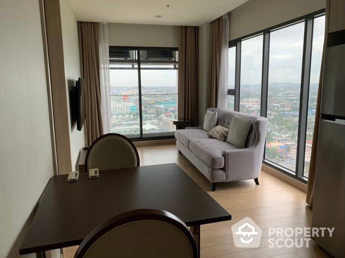 Amazing High Rise 1-BR Condo