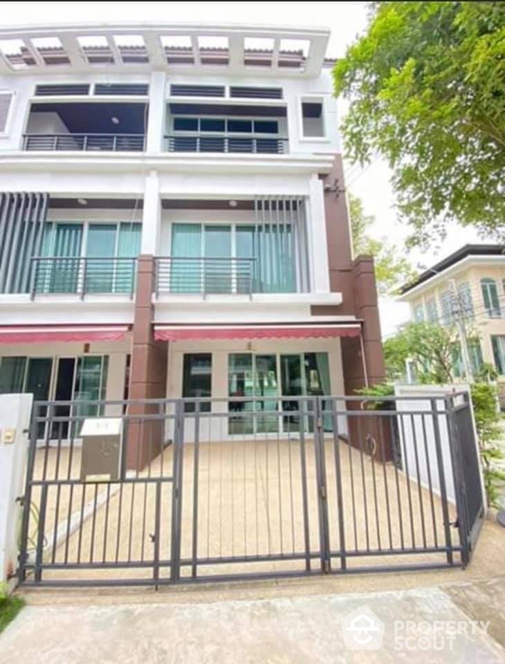 3-BR Townhouse