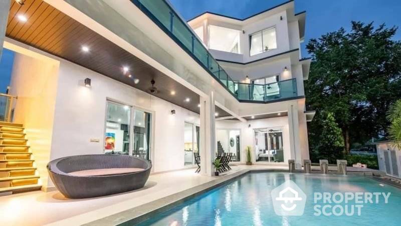 Spacious 4-BR House