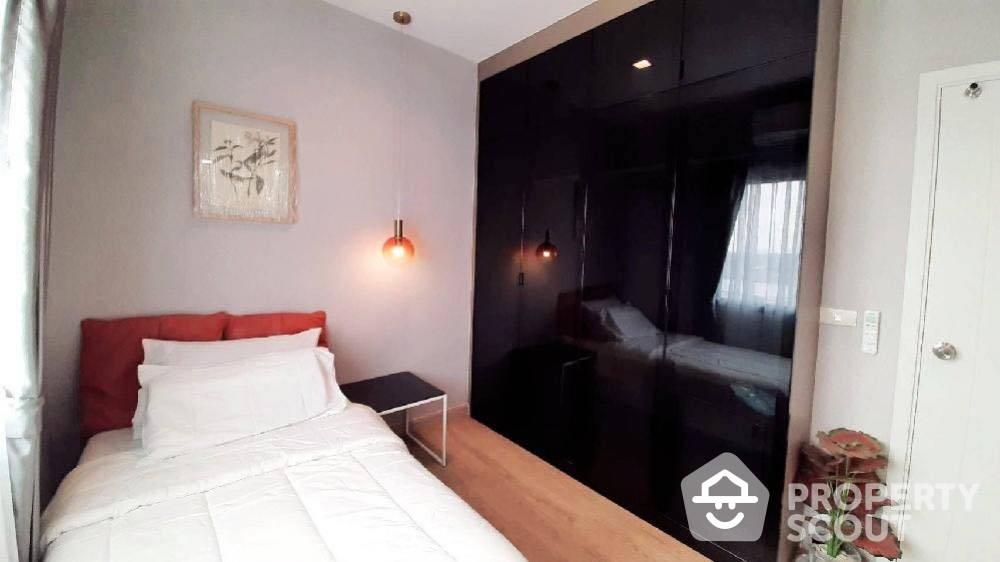 Contemporary 4-BR Townhouse