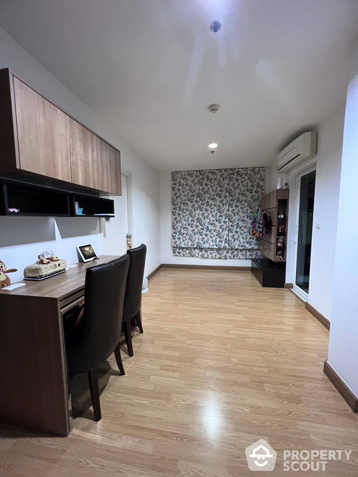 Spectacular High Rise 2-BR Condo at Aspire Rama 4