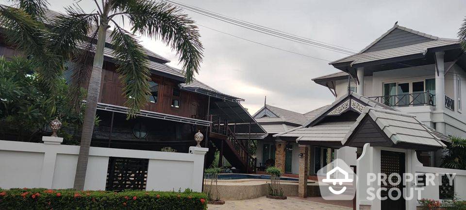 Large 4-BR House