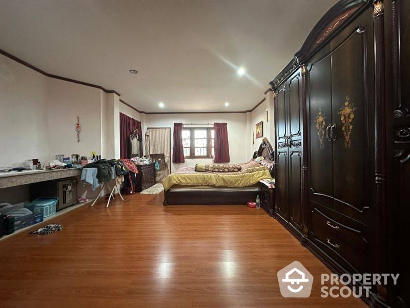 Spacious 4-BR Villa