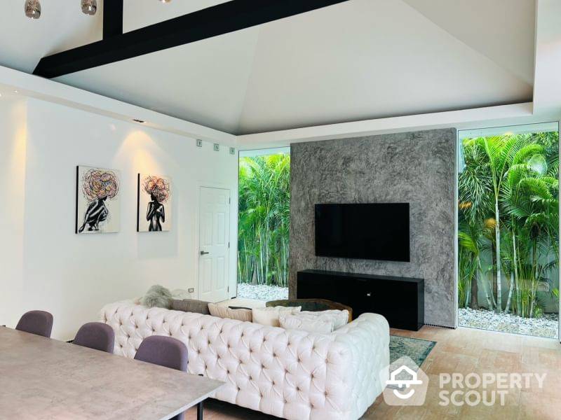 Large 2-BR Villa at Fs Villa 5