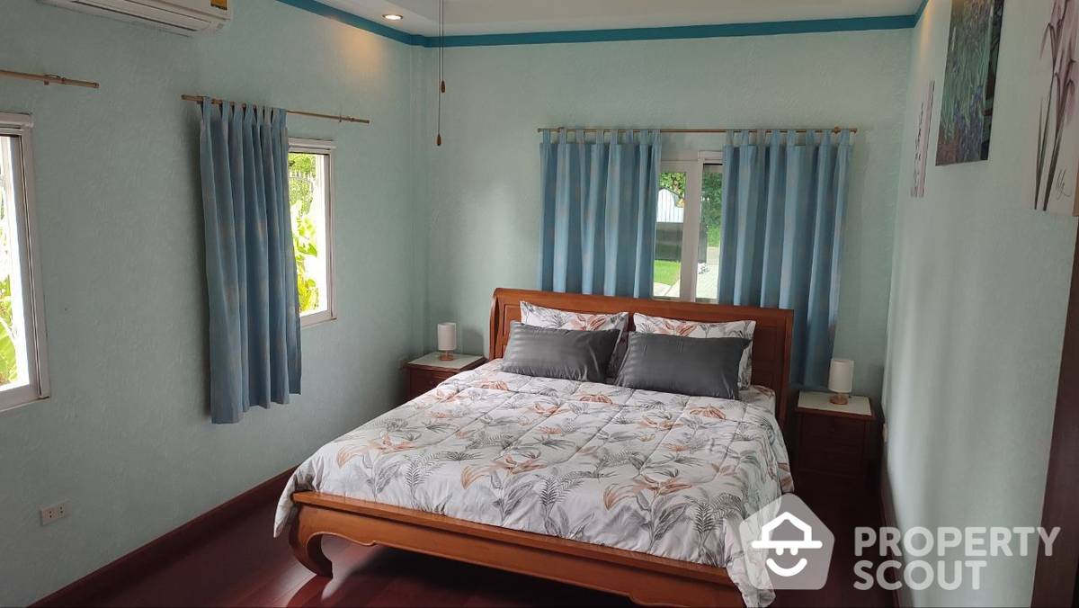 Spacious 3-BR Villa at Private House