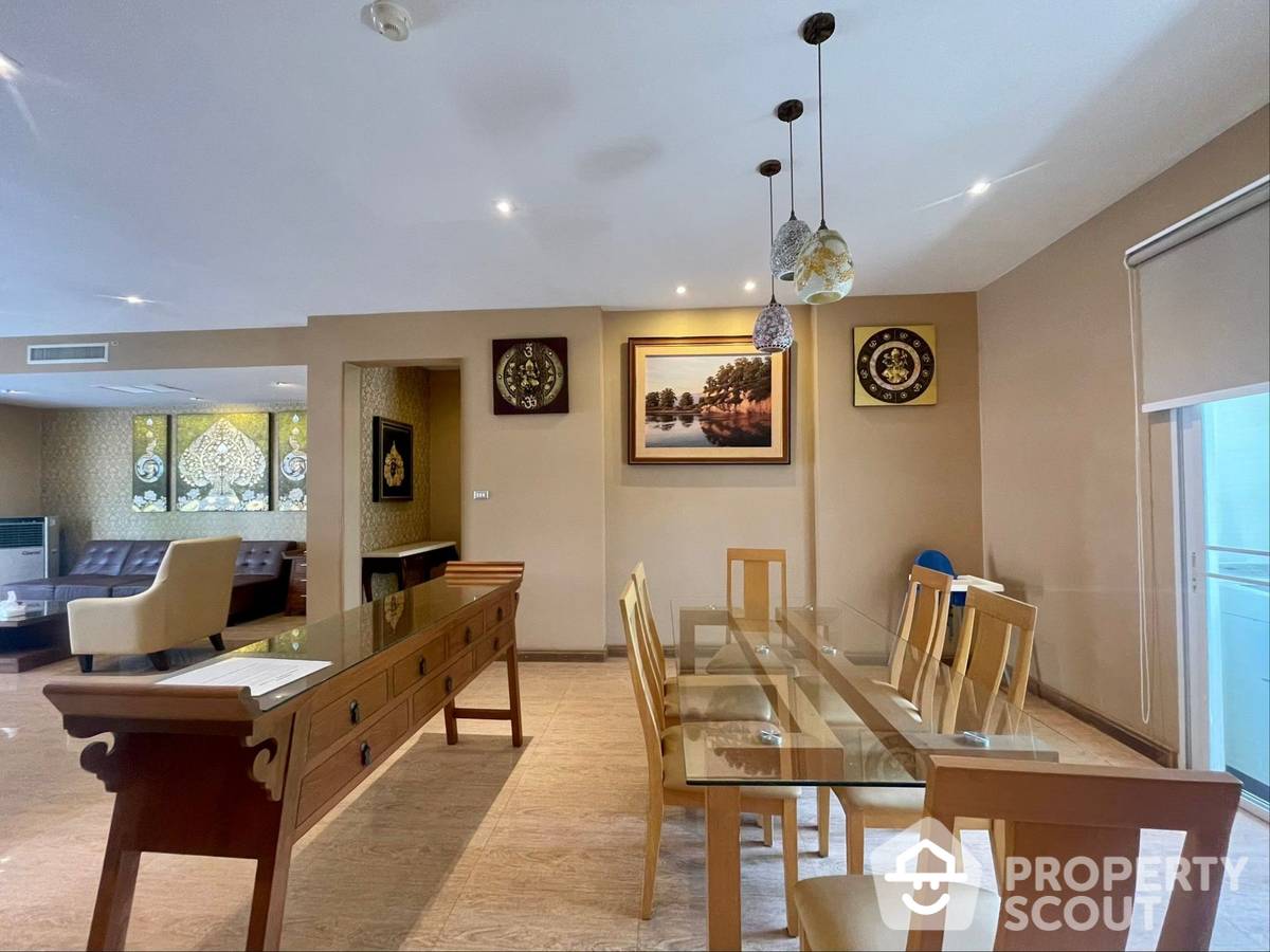 Spacious 2-BR Apt.