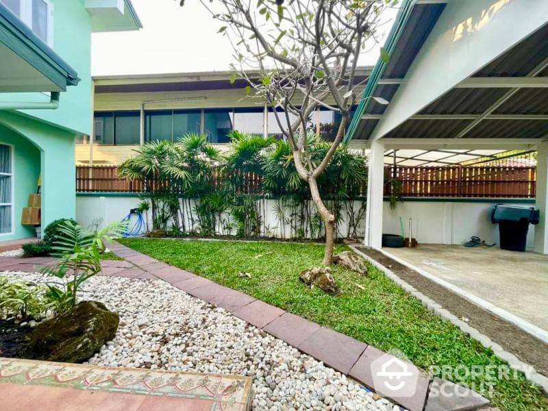 Large 5-BR House