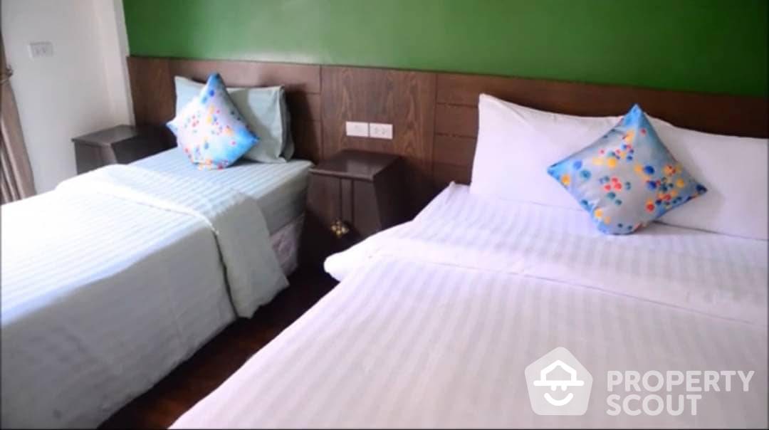 Exclusive 8-BR Villa