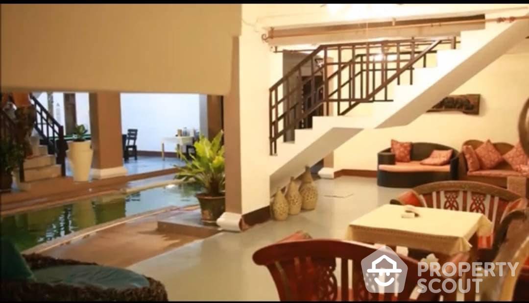 Exclusive 8-BR Villa