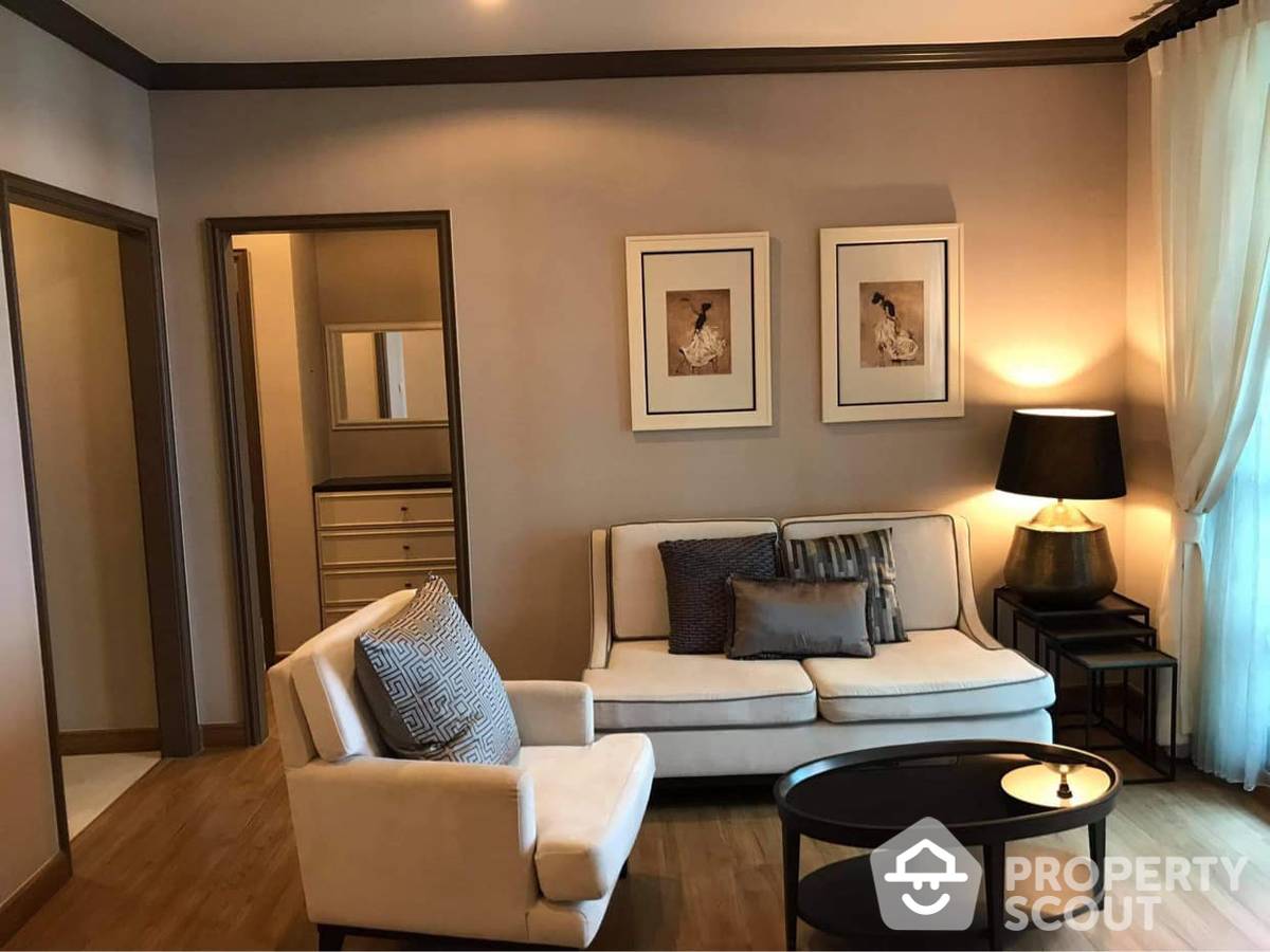 Contemporary 2-BR Condo at The Reserve Kasemsan 3
