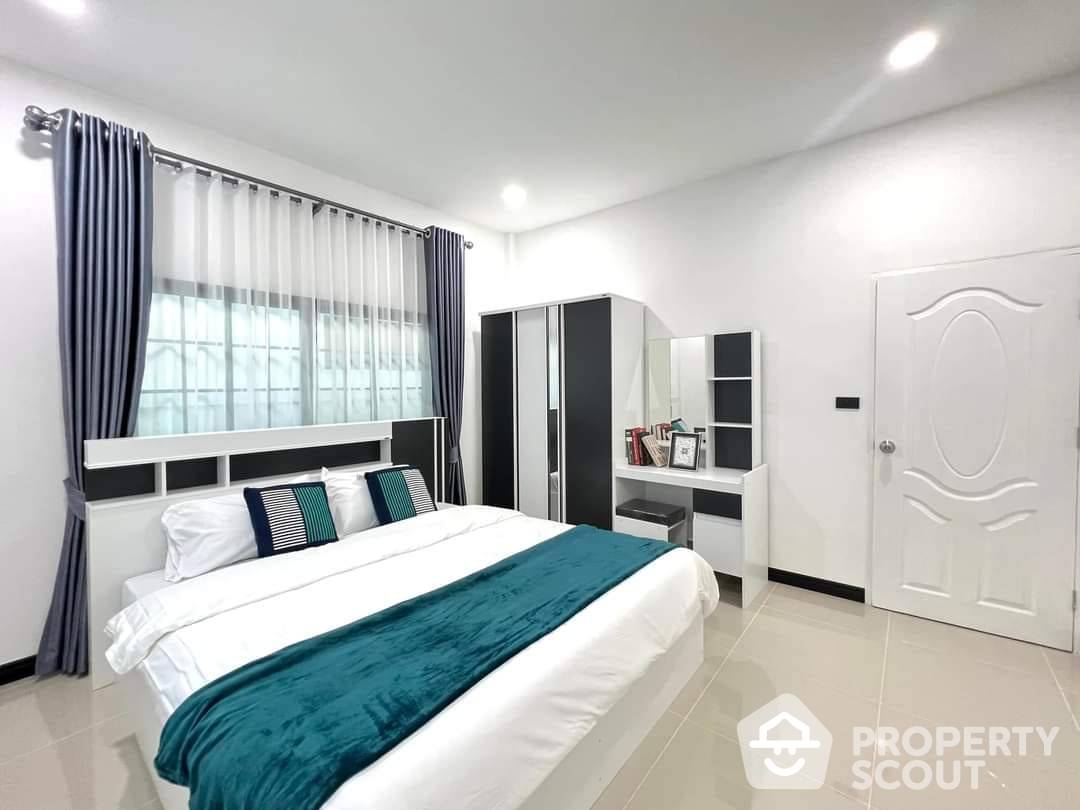 Large 4-BR House