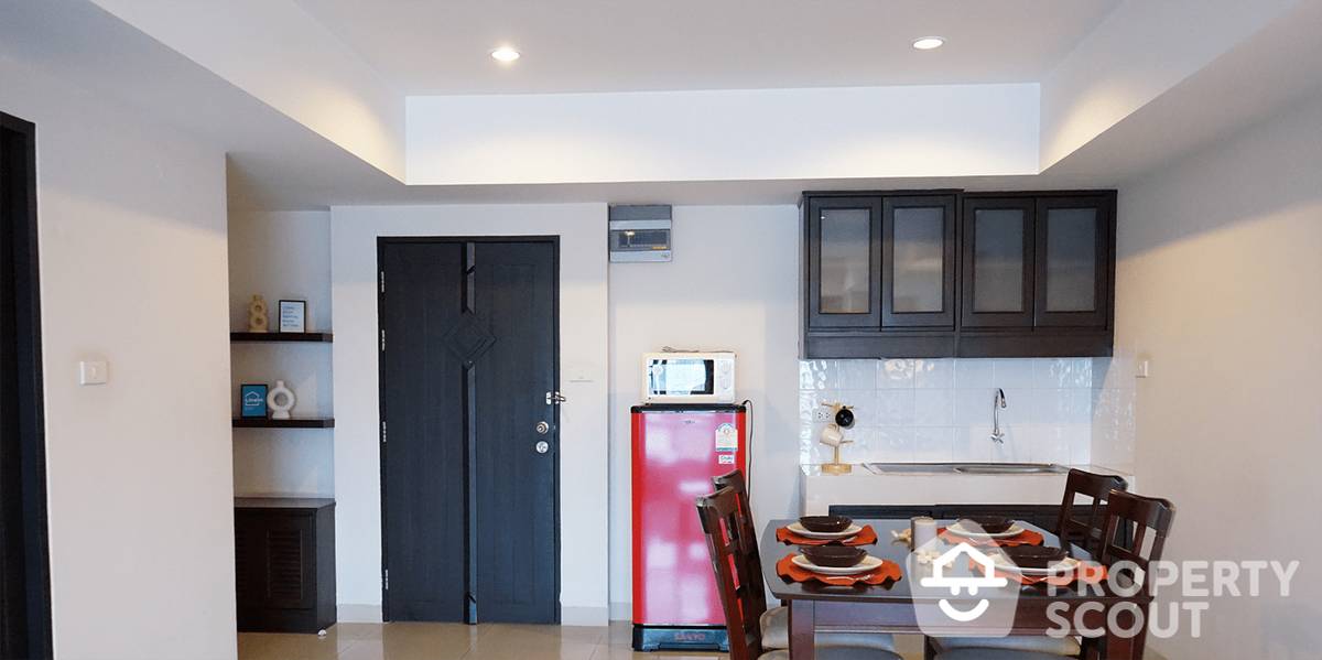 Large 1-BR Apt.
