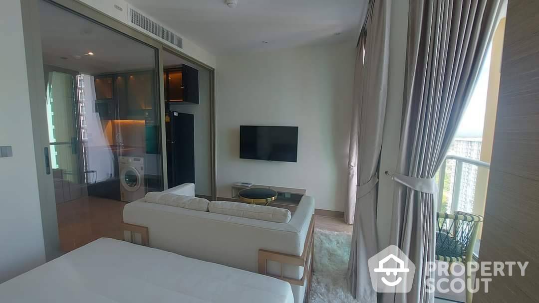 Amazing High Rise Studio Condo at The Riviera Ocean Drive