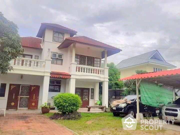 Spacious 4-BR Apt.