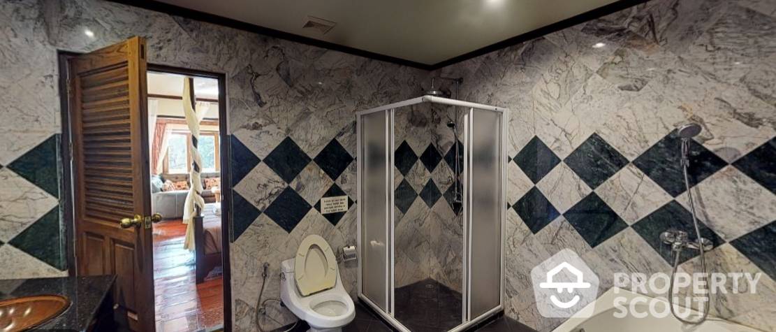 Large 3-BR Serviced Apt.