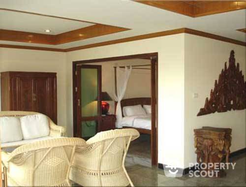 Spacious 2-BR Serviced Apt.