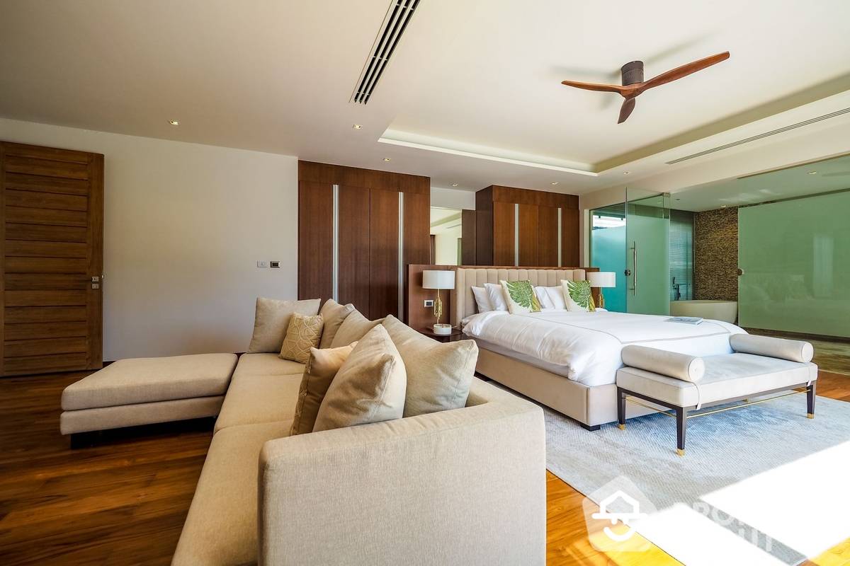 Modern 4-BR Villa at Botanica Hillside