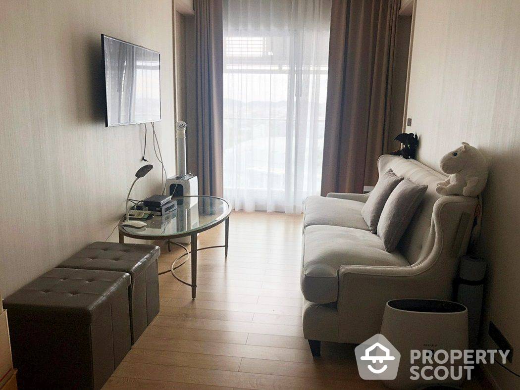 Wonderful High Rise 2-BR Condo at Infinity One Condominium