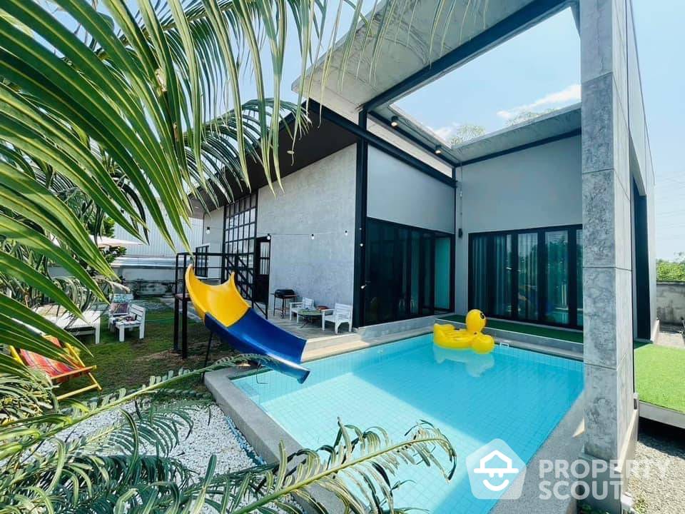Large 3-BR Villa at Pool Villa Pattaya