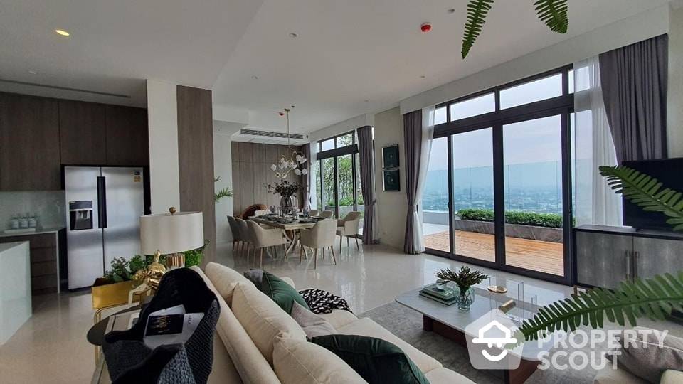 Spacious 3-BR Penthouse