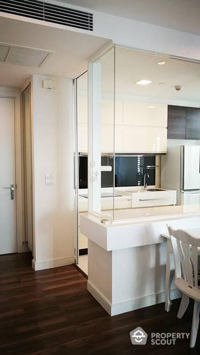 Wonderful High Rise 2-BR Condo at The Room Sukhumvit 62