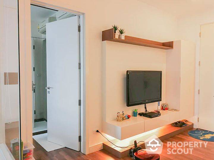 1-BR Condo at The Room Sukhumvit 62