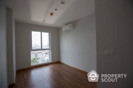 Amazing High Rise 1-BR Condo